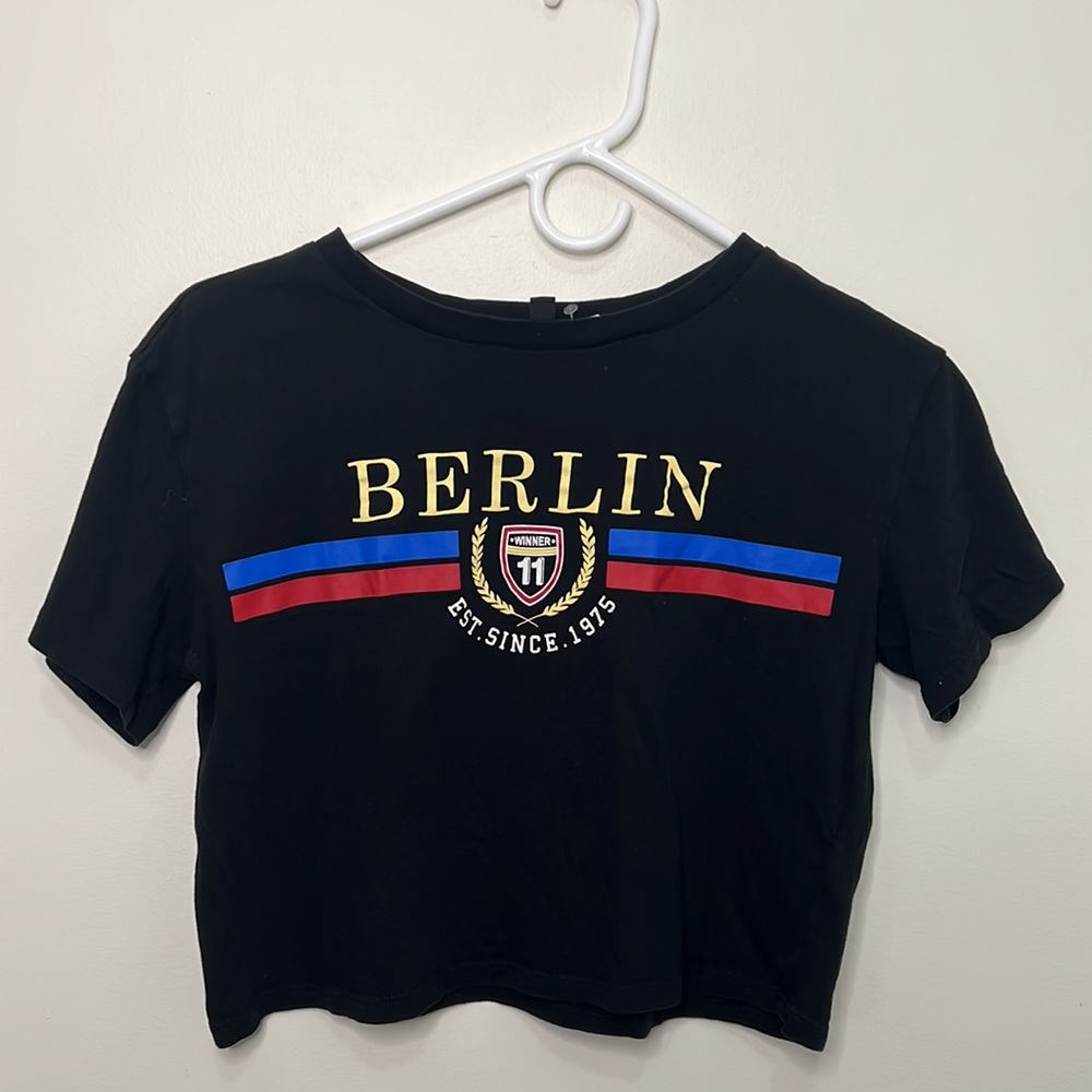 Berlin Graphic Print Black Crop Baby Tee Top Size XS - Picture 3 of 7